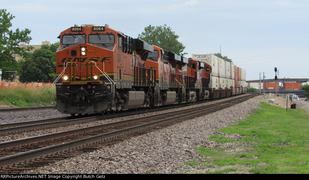 BNSF 8064